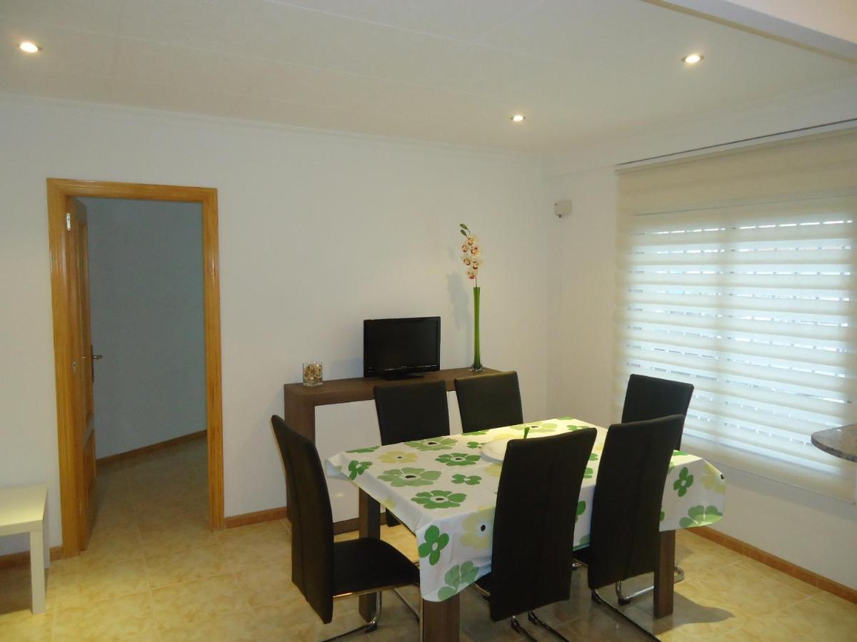 Ground Floor Apartment With 2Bdr And Private Parking บินารอส ภายนอก รูปภาพ